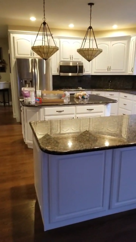 Designer Quartz & Custom Kitchen Remodeling